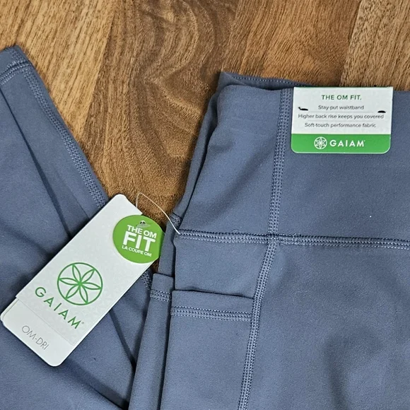 GAIAM NWT light blue women's XS leggings - Picture 6 of 6